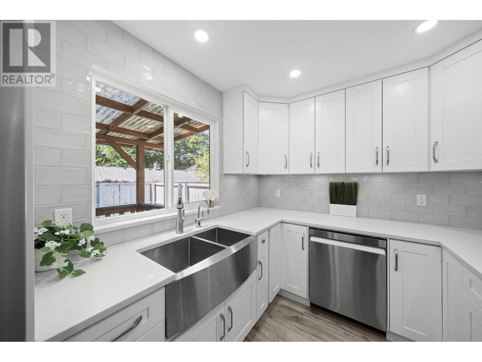 Maple Ridge, BC V2X5W4,12123 222 ST #8