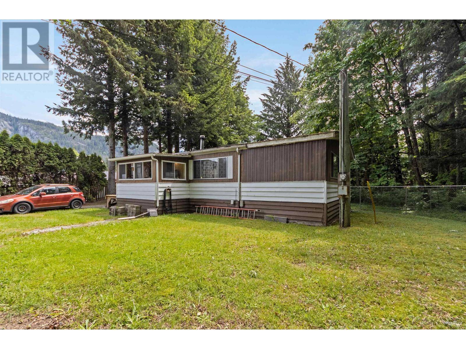 25 BRACKEN PARKWAY, Squamish, BC V0N1H0