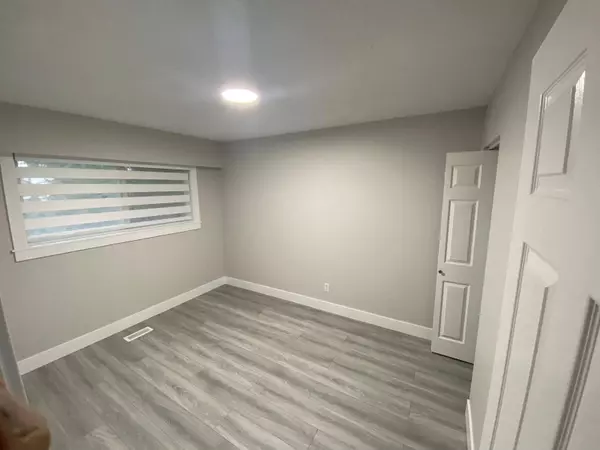 Delta, BC V4C6P2,9326 119A STREET