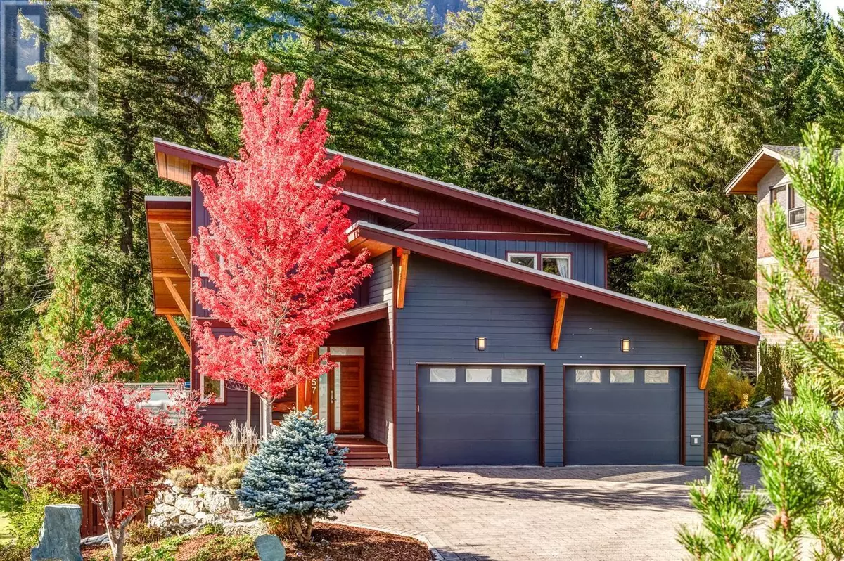 Pemberton, BC V0N2L0,7457 DOGWOOD STREET