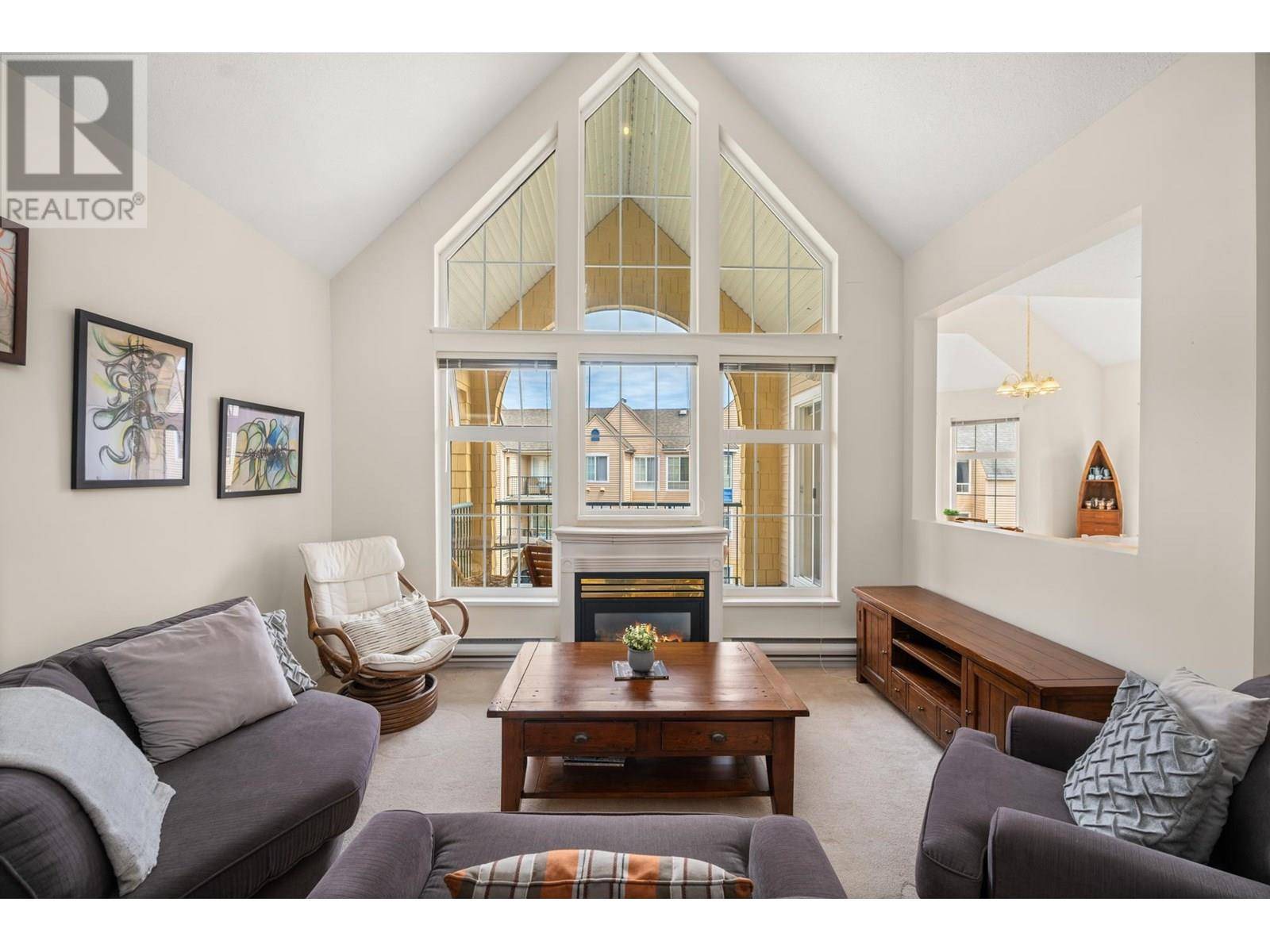 5555 13A AVE #301, Tsawwassen, BC V4M2E7
