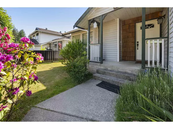 Langley, BC V3A2H7,4483 208 STREET