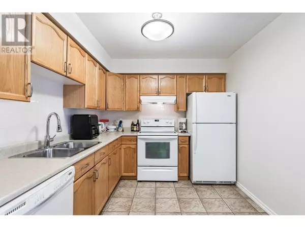 Port Coquitlam, BC V3B1J4,2083 COQUITLAM AVE #205