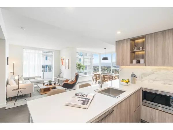 Surrey, BC V3T5X7,13768 100 #3702