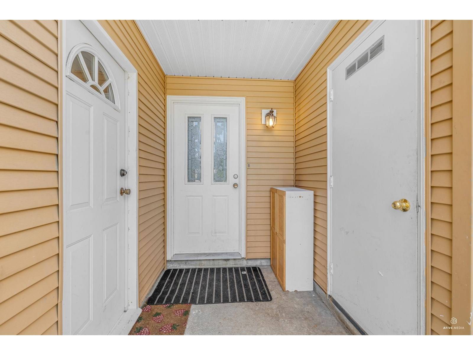 Langley, BC V4W3K7,216 DAVIS CRESCENT