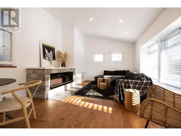 Halfmoon Bay, BC V7Z1C3,5758 SARGEANT BAY HEIGHTS ROAD