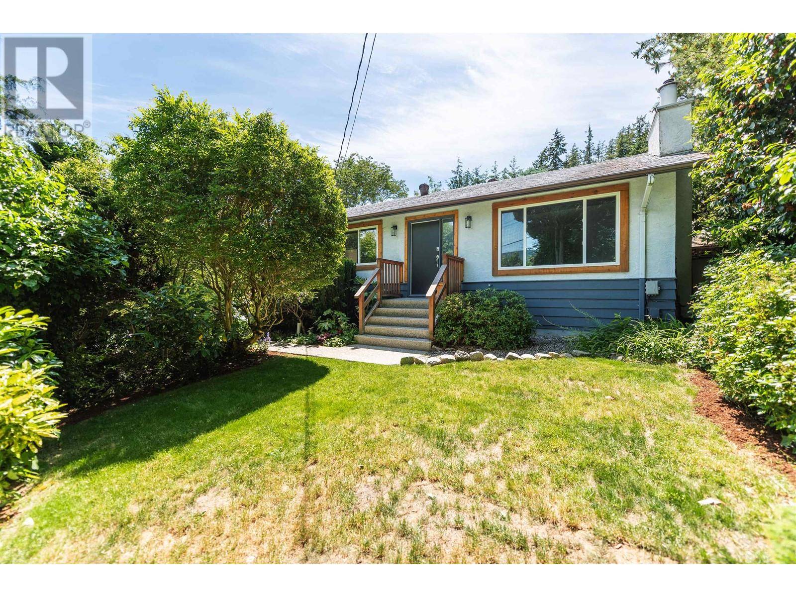 Sechelt, BC V0N3A0,5711 TRAIL AVENUE