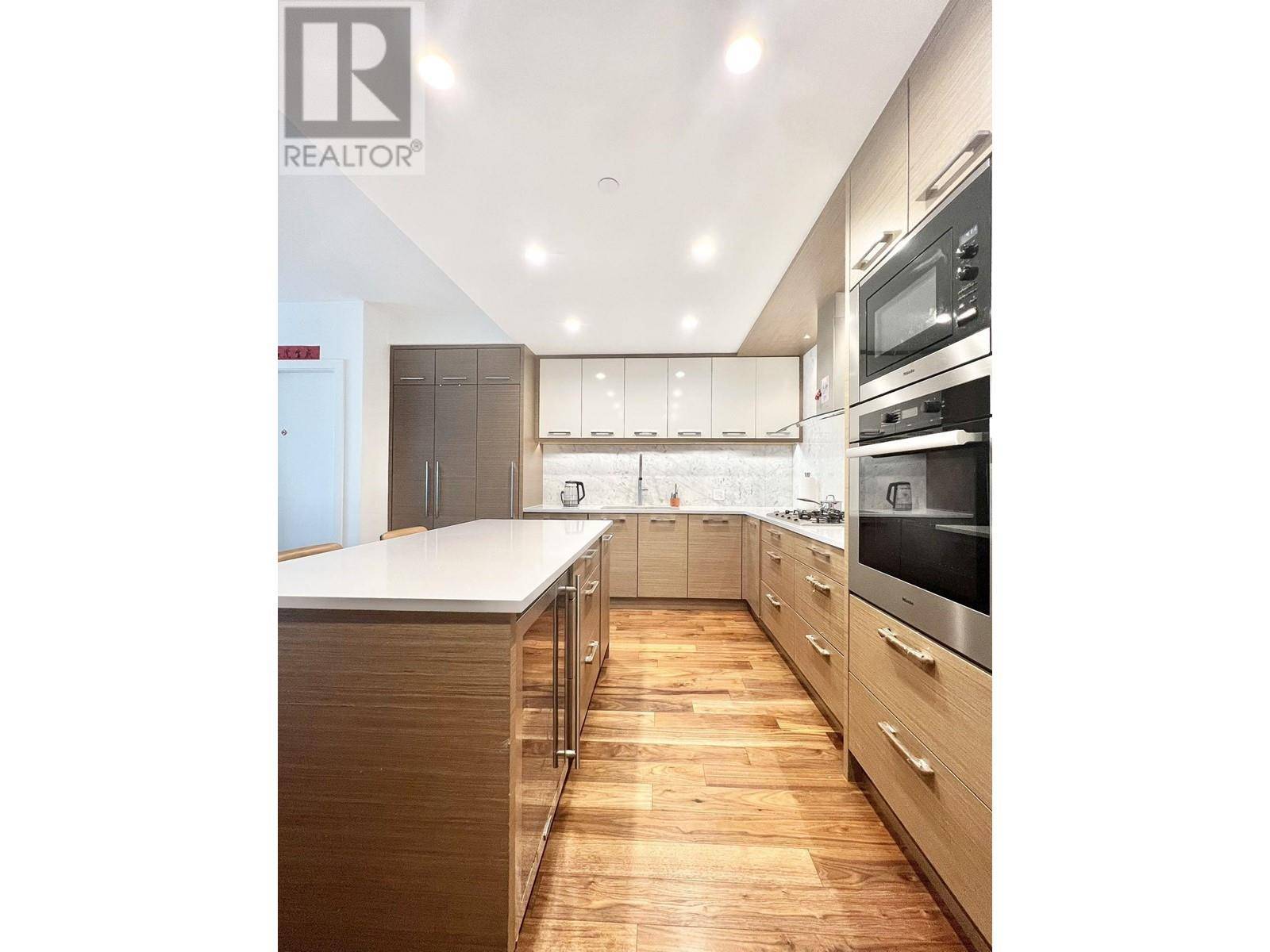 Burnaby, BC V5H0G2,4360 BERESFORD ST #1003