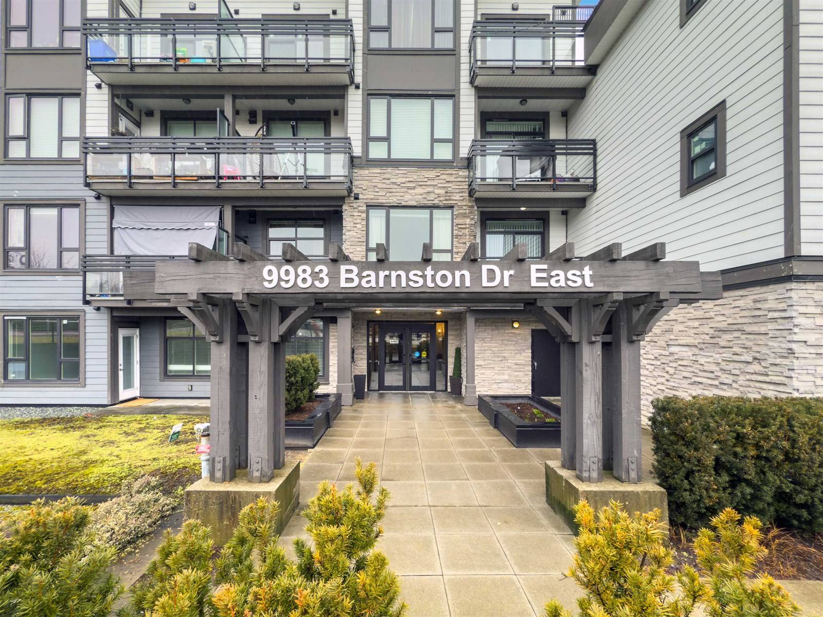 Surrey, BC V4N6T3,9983 East BARNSTON East #208