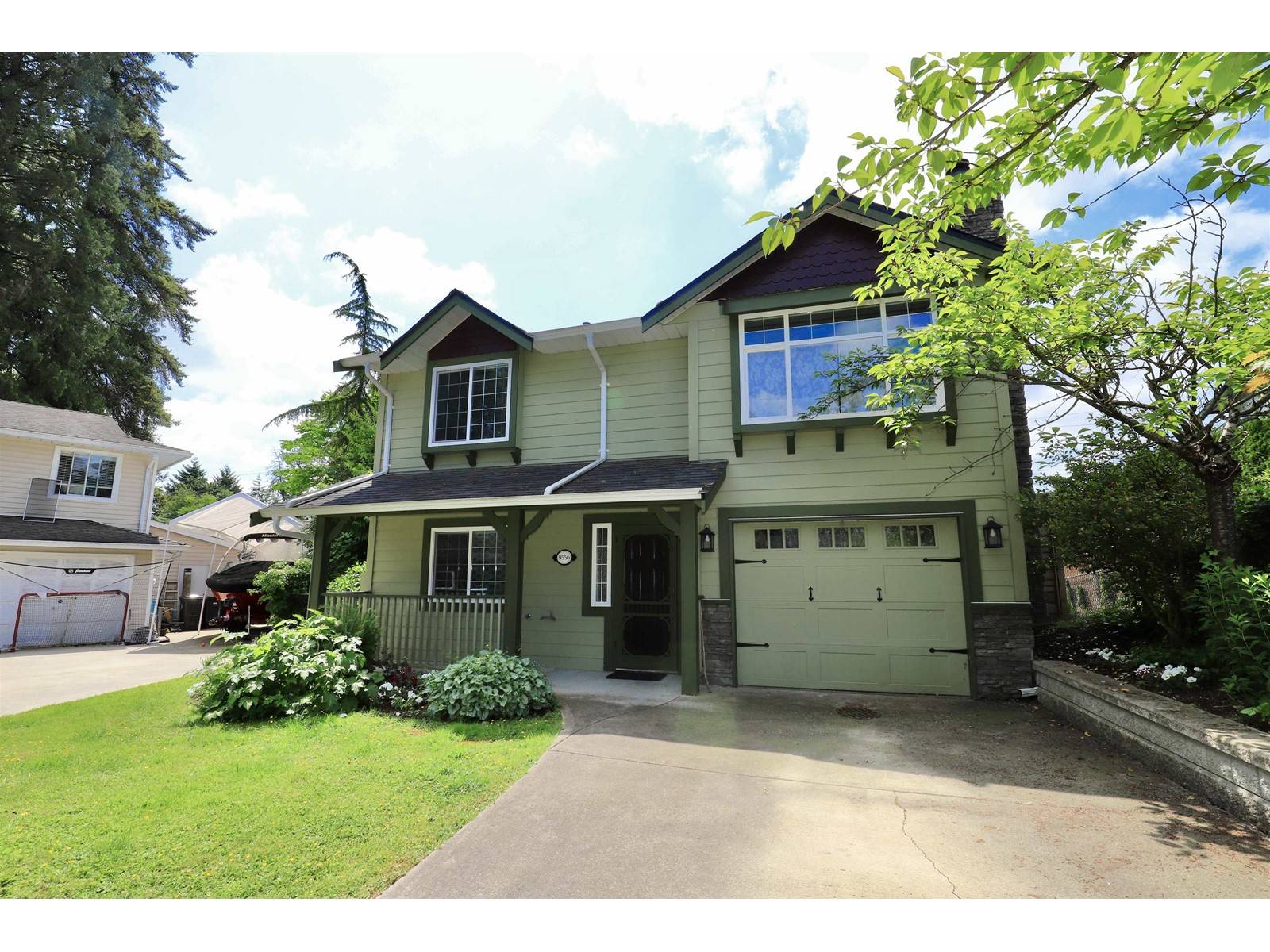 9556 214A STREET, Langley, BC V1M1T4