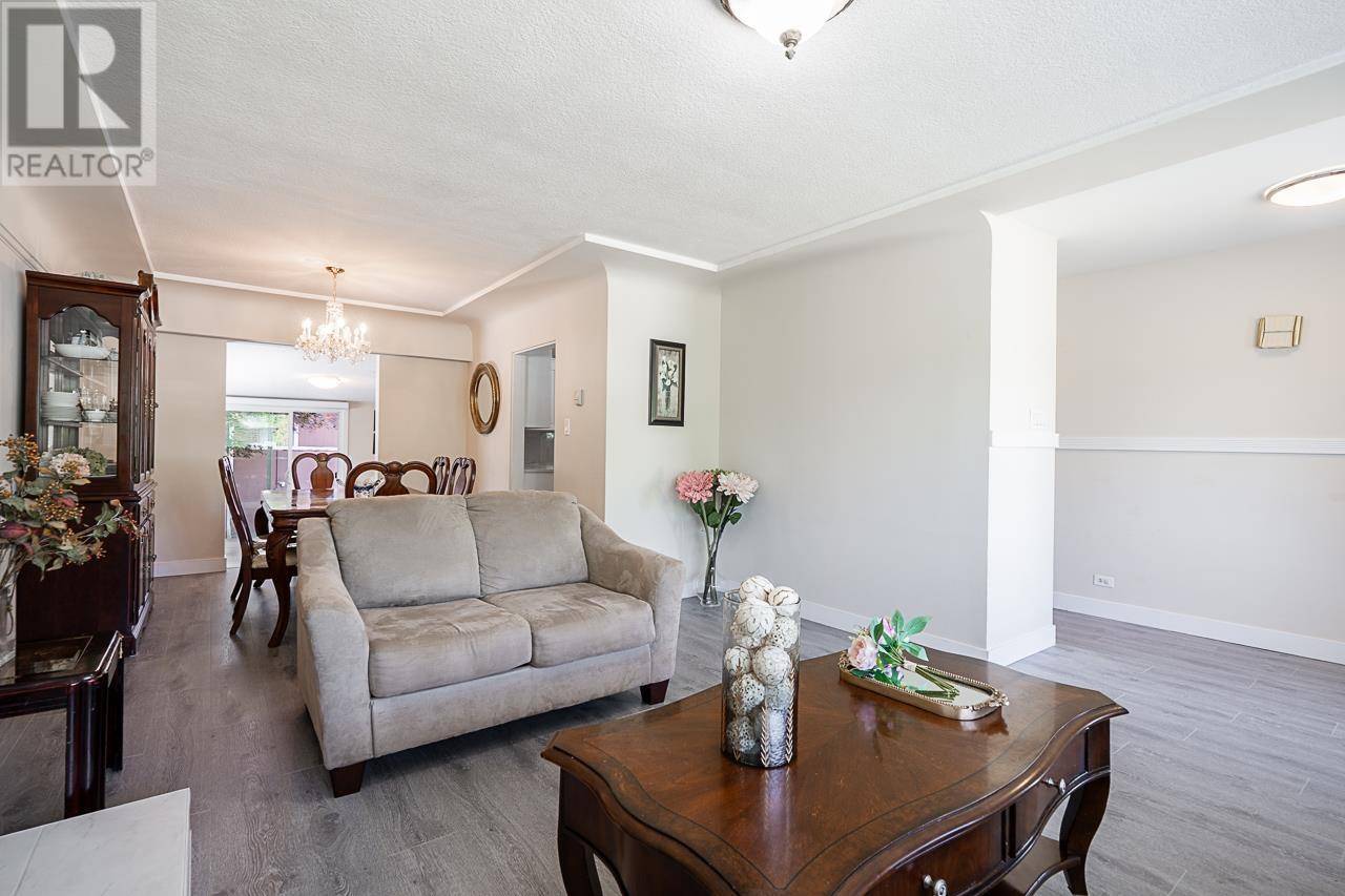 Maple Ridge, BC V2X3W6,21554 122 AVENUE