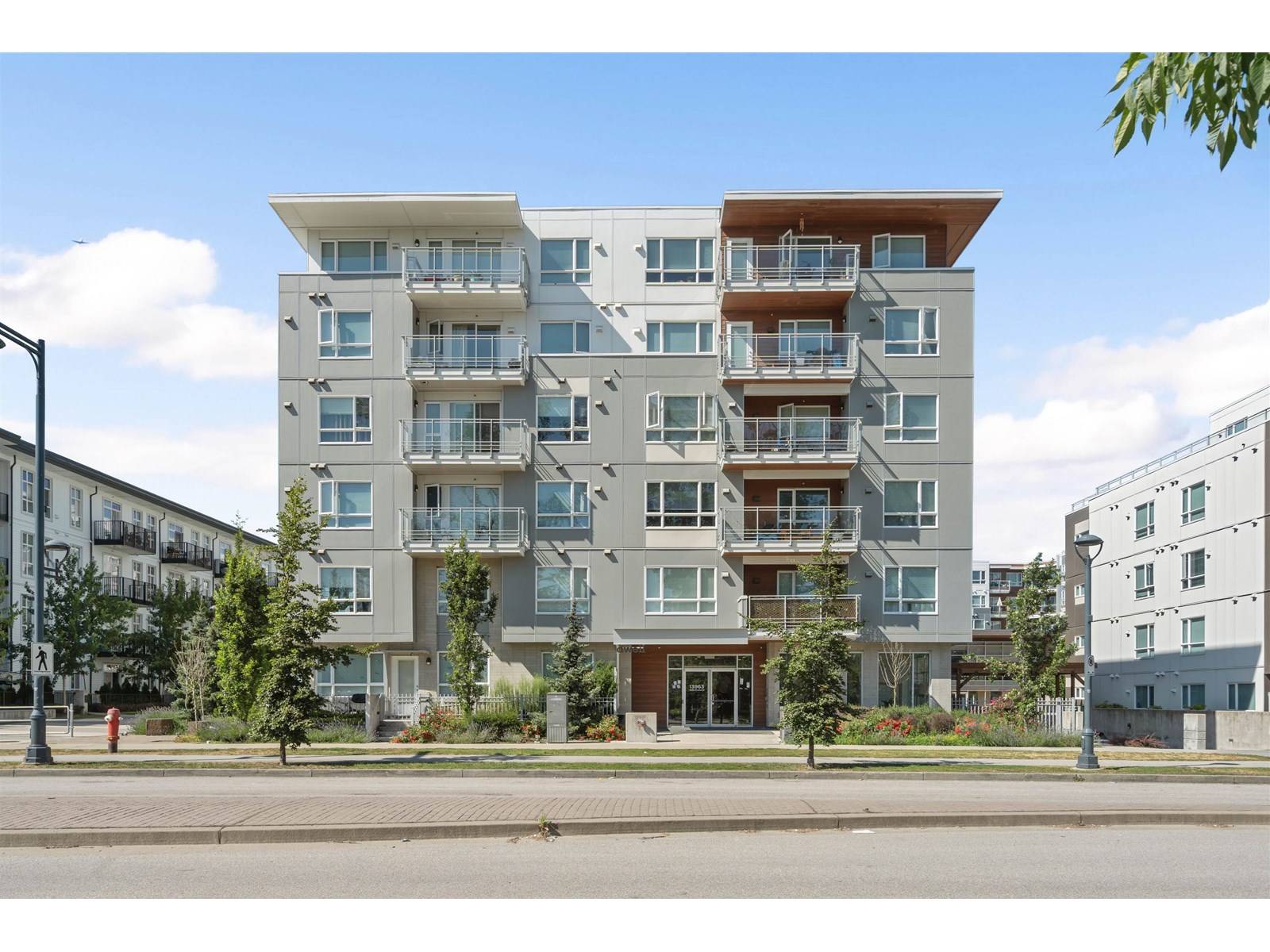 Surrey, BC V3T0M9,13963 105 #525