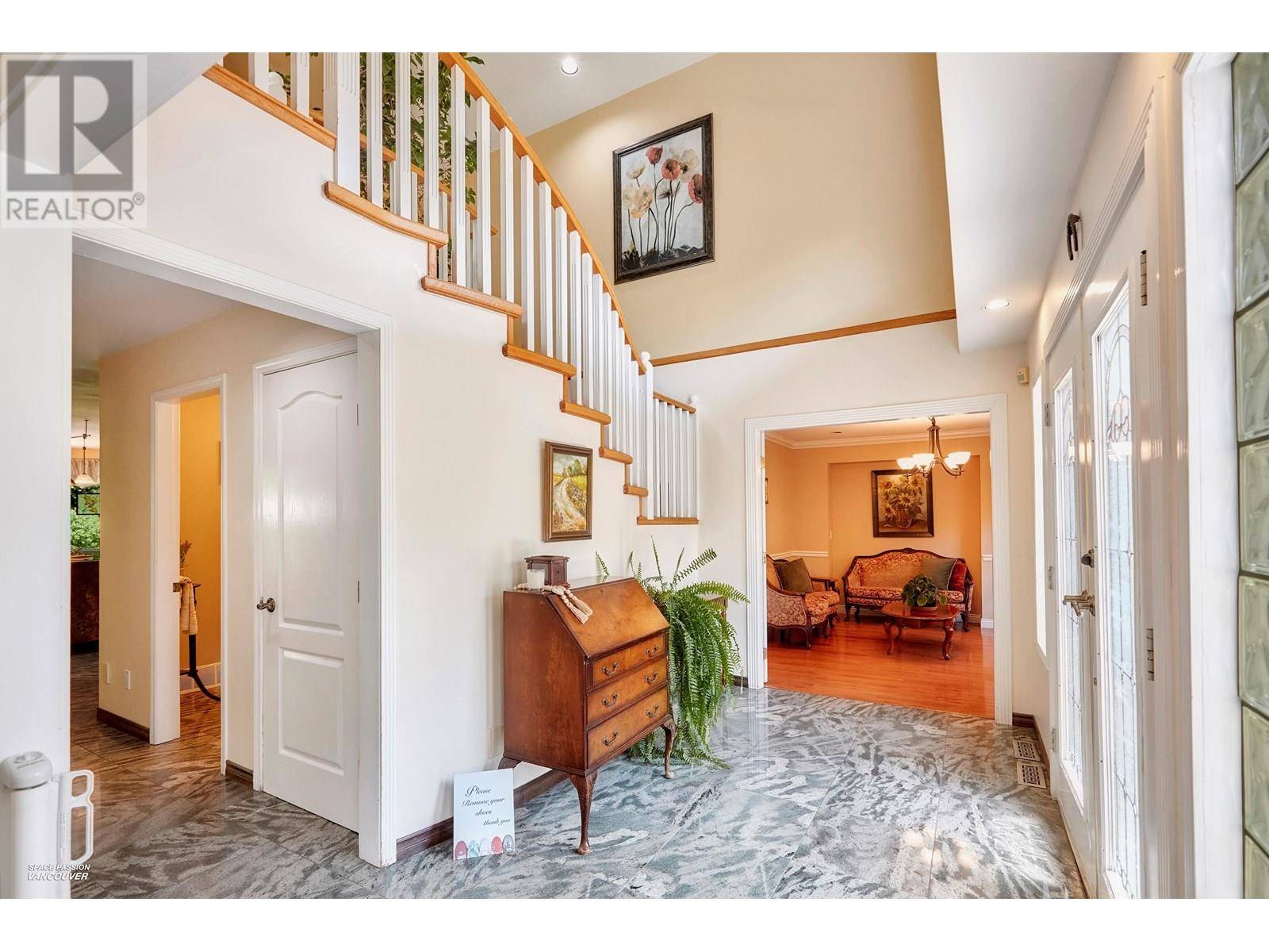 Maple Ridge, BC V2W1C4,26245 124 AVENUE
