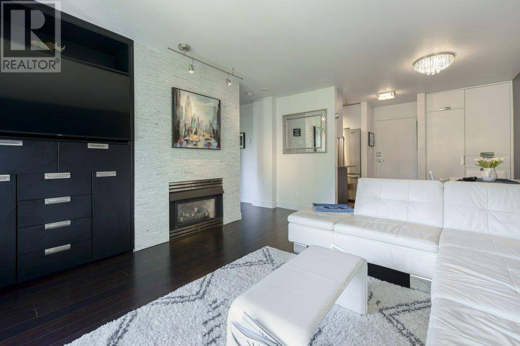 Vancouver, BC V6B2W6,939 HOMER ST #402