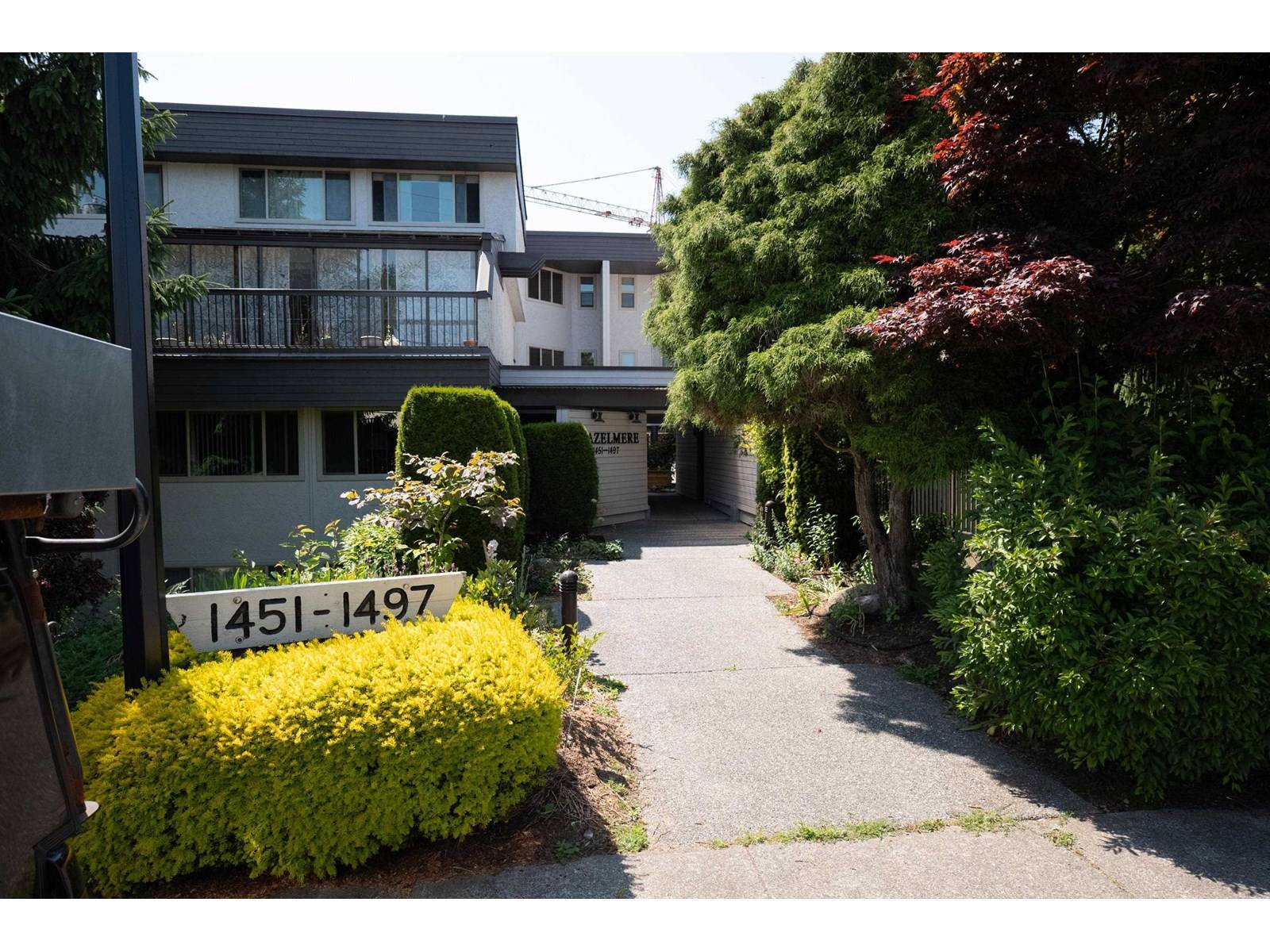 White Rock, BC V4B4C4,1469 MERKLIN STREET