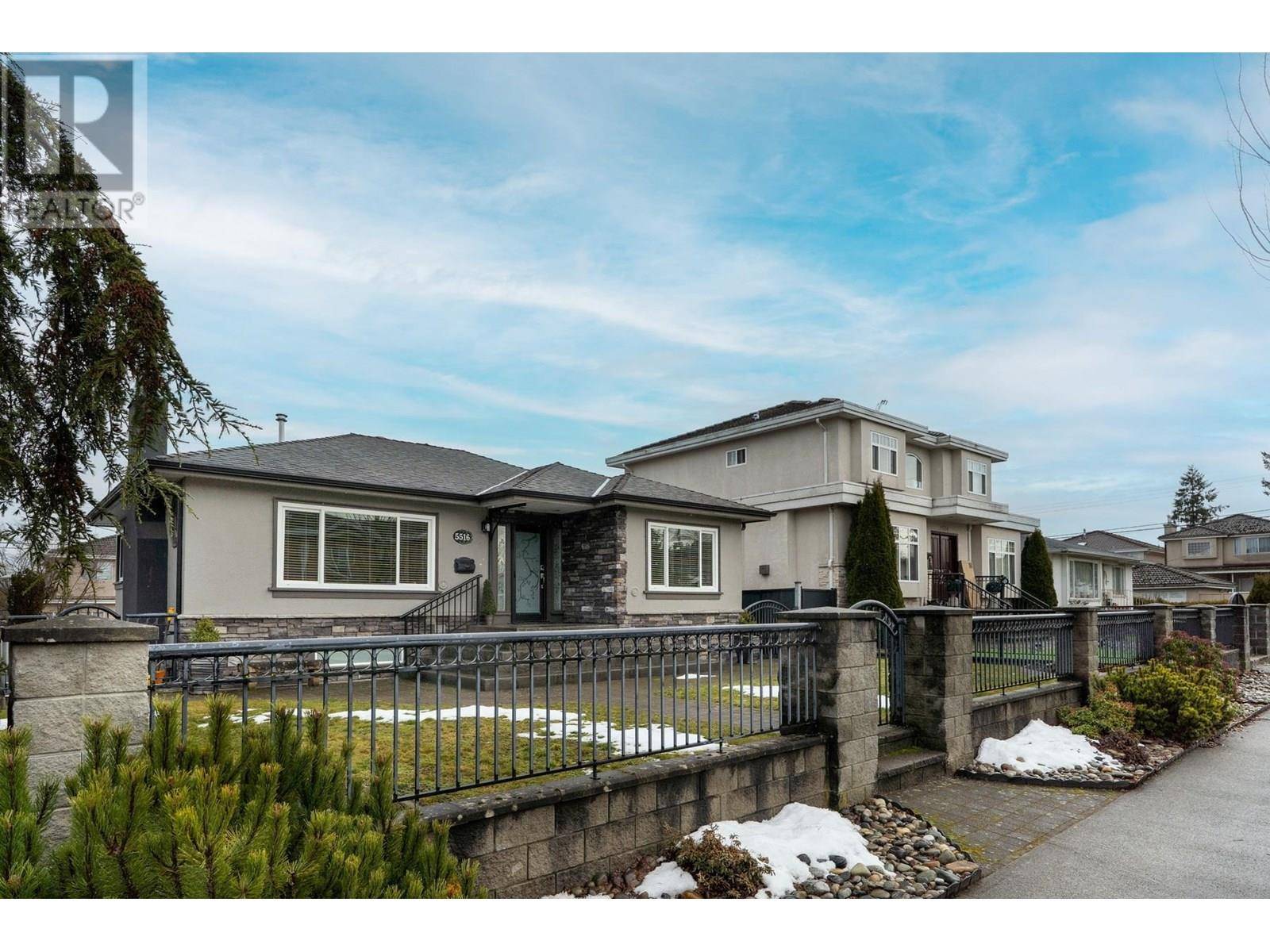 Vancouver, BC V5R3J9,5516 CLARENDON STREET