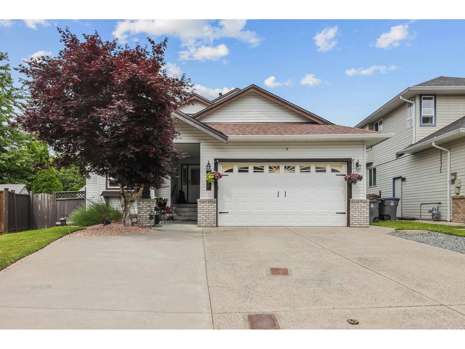 18863 64A AVENUE, Surrey, BC V3S8V3