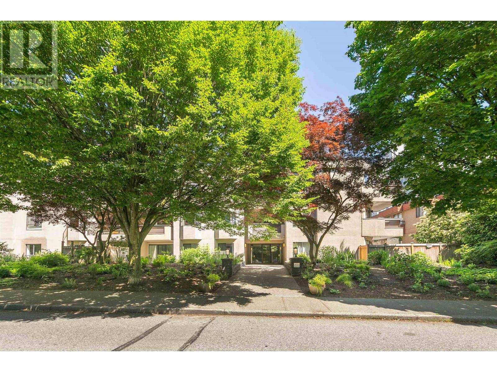 Vancouver, BC V5Z1P4,975 West 13TH AVE #104