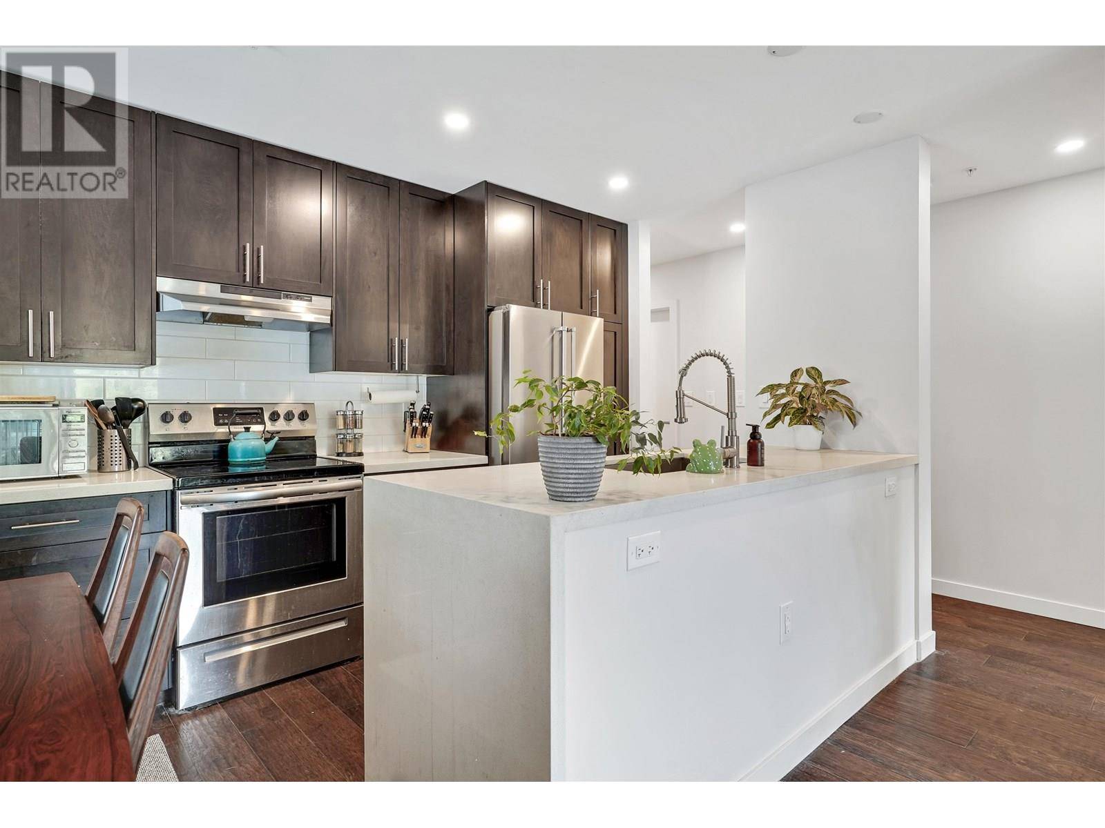 North Vancouver, BC V7L1C6,357 East 2ND ST #302
