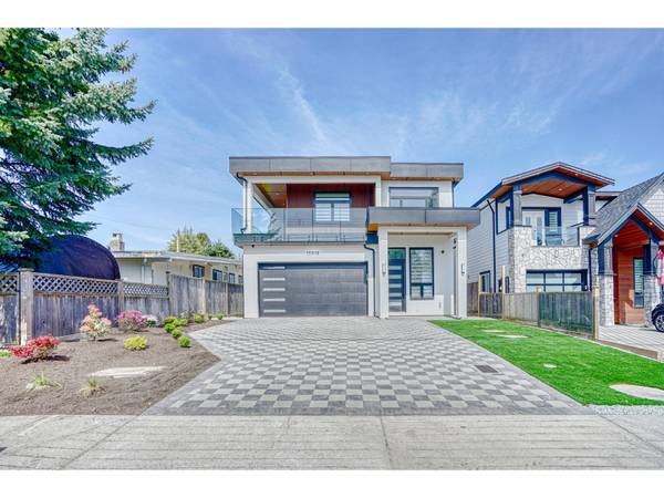 15919 RUSSELL AVENUE, White Rock, BC V4B2S6