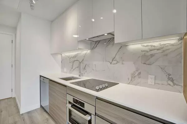 Surrey, BC V3T0S3,10626 CITY Pkwy #1202