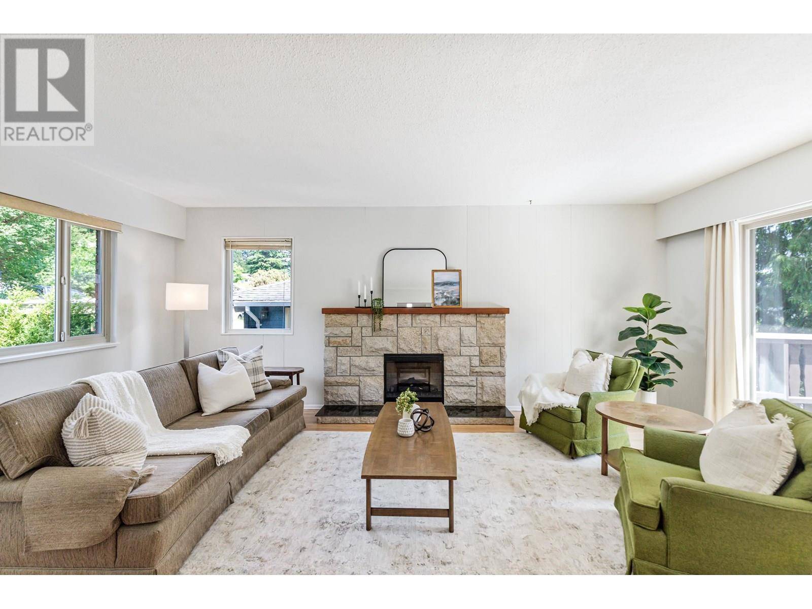 Port Moody, BC V3H1S8,230 HARVARD DRIVE