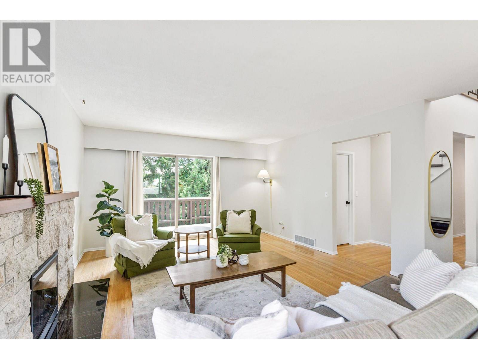 230 HARVARD DRIVE, Port Moody, BC V3H1S8