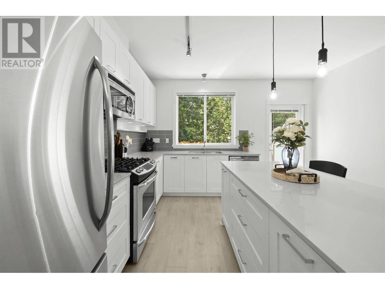 Coquitlam, BC V3E0H2,3395 GALLOWAY AVE #3