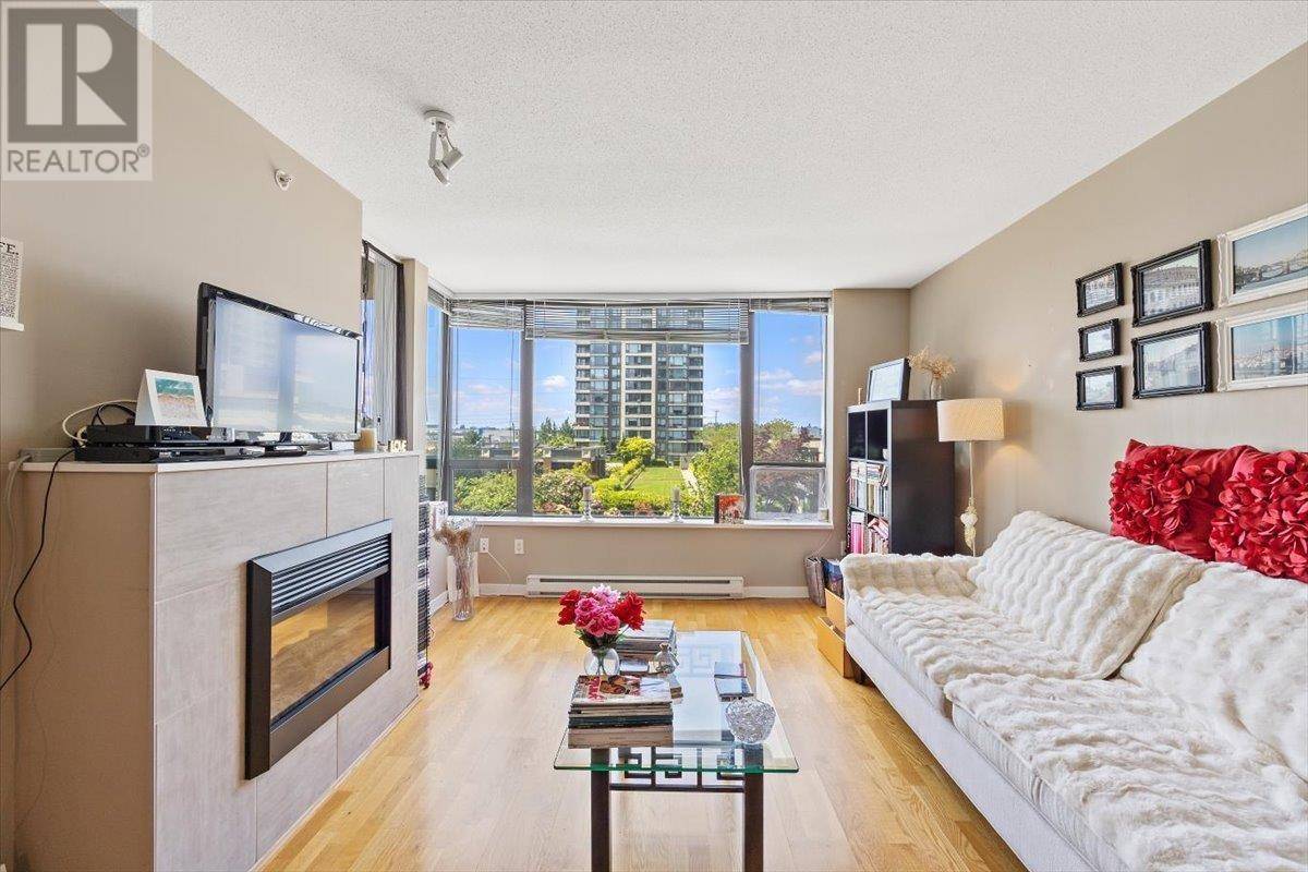 4182 DAWSON ST #505, Burnaby, BC V5C0A2