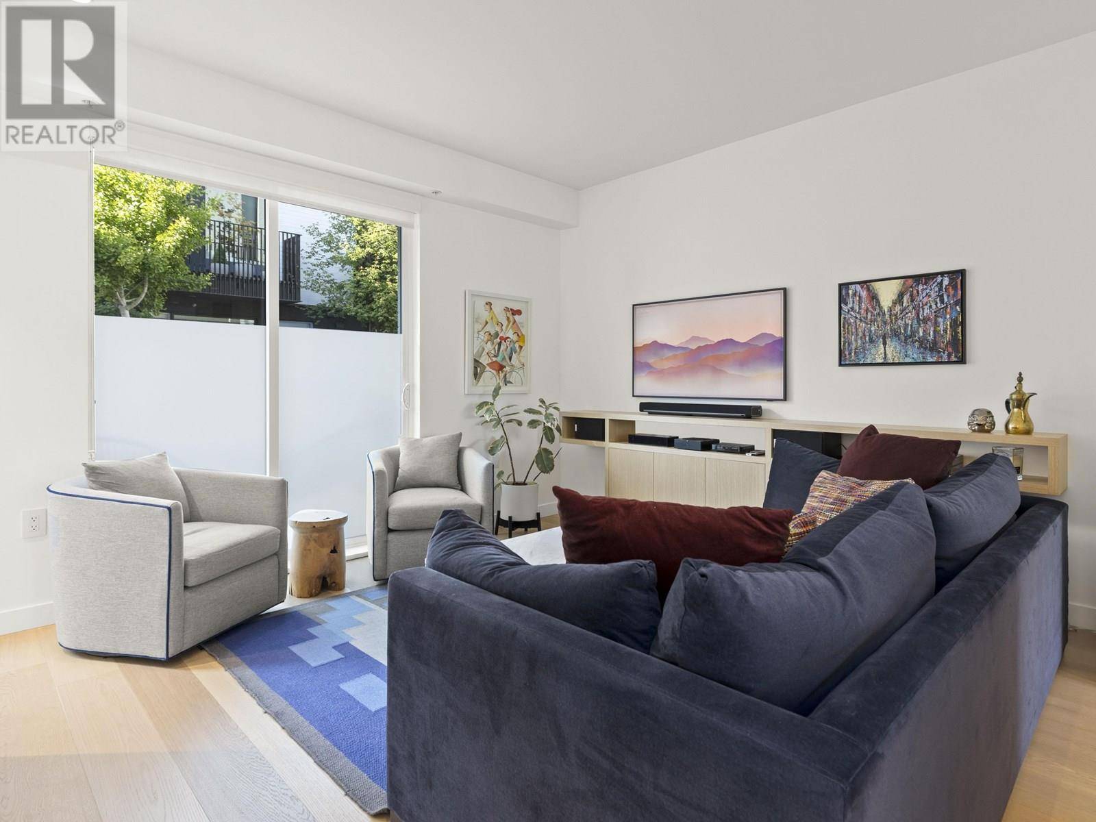 Vancouver, BC V5Y0N6,92 West KING EDWARD AVE #35