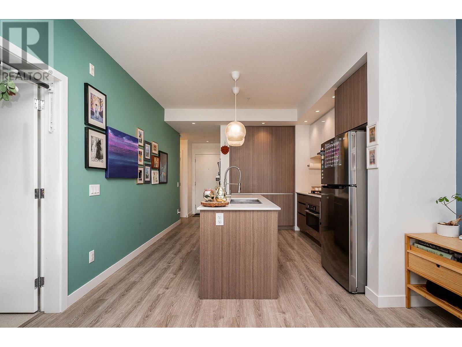 Coquitlam, BC V3J0H8,516 FOSTER AVE #310