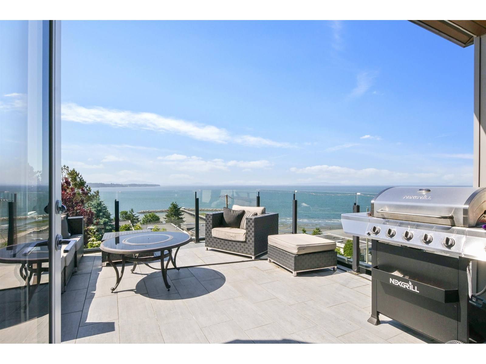 15095 ROYAL AVENUE, White Rock, BC V4B1M1