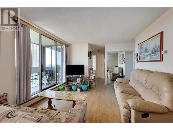 Burnaby, BC V5H3Y9,6759 WILLINGDON AVE #805