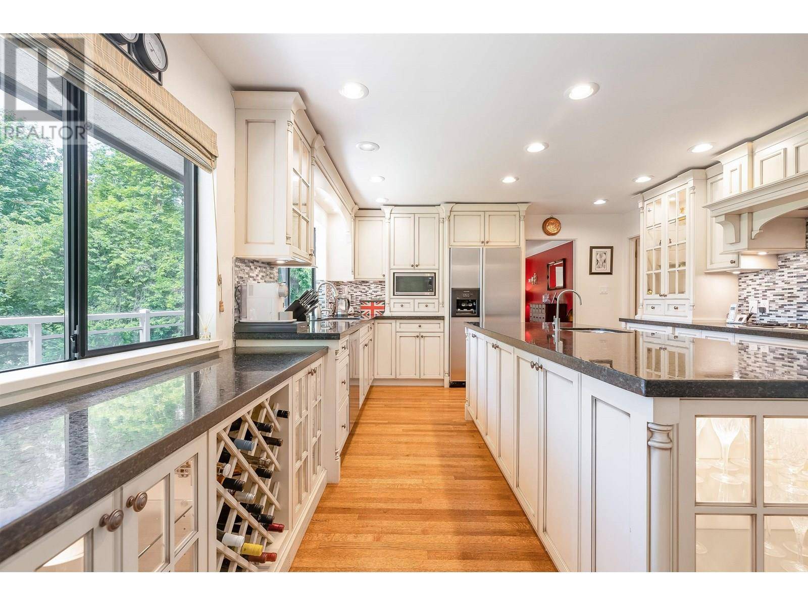 West Vancouver, BC V7W1V4,5704 WESTPORT ROAD