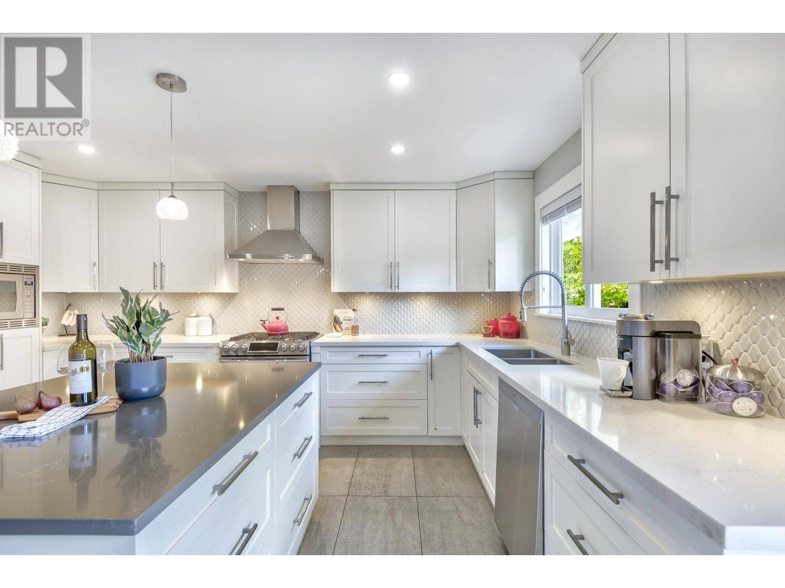 5463 WESTMINSTER AVENUE, Delta, BC V4K2J4
