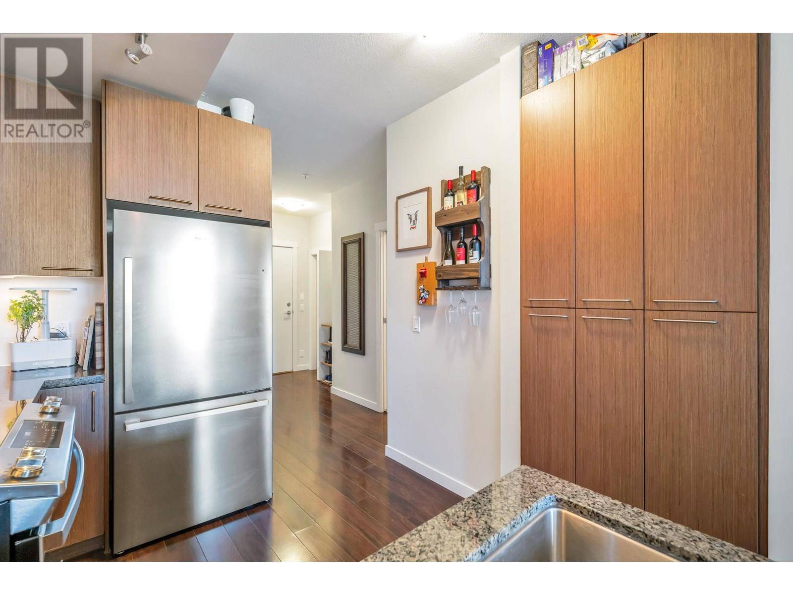 Vancouver, BC V5P1Y6,2008 East 54TH AVE #305