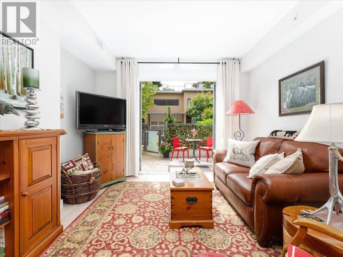North Vancouver, BC V7J0B3,2738 LIBRARY LN #101