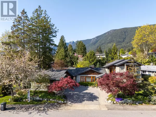 North Vancouver, BC V7R1X7,986 TUDOR AVENUE