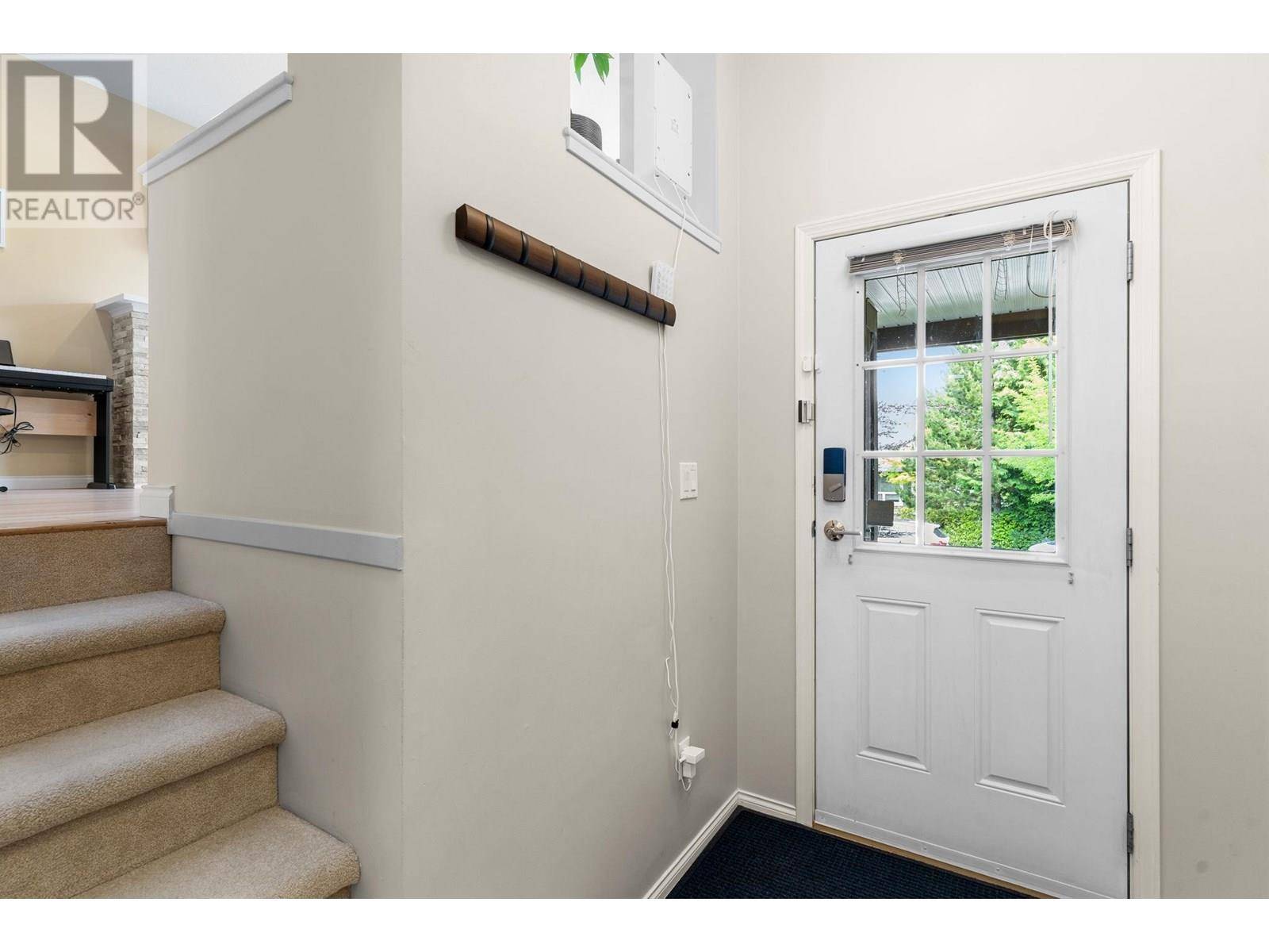 Richmond, BC V6Y4J8,7233 HEATHER ST #18