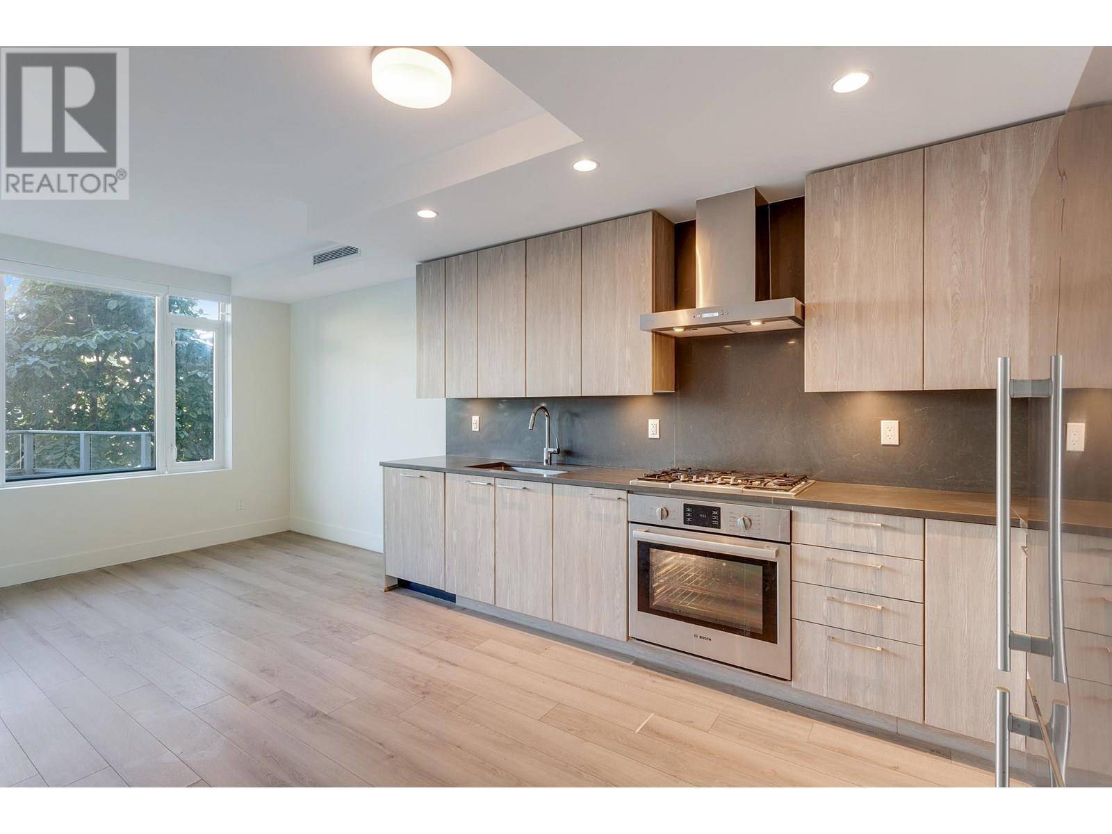 Richmond, BC V6W0B7,10788 NO. 5 RD #213