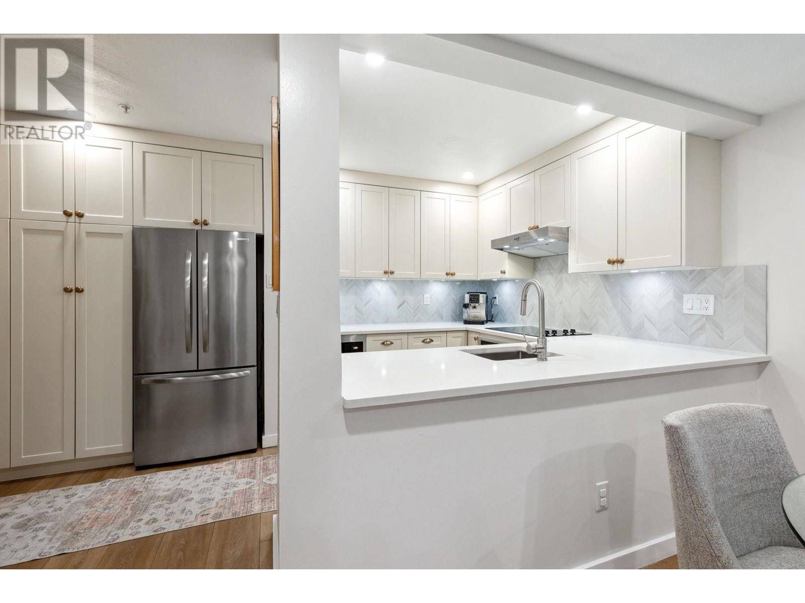 Vancouver, BC V6K2E6,2375 West BROADWAY #16