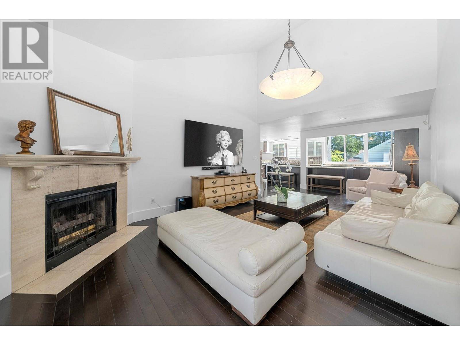 North Vancouver, BC V7R4K4,4869 CAPILANO ROAD