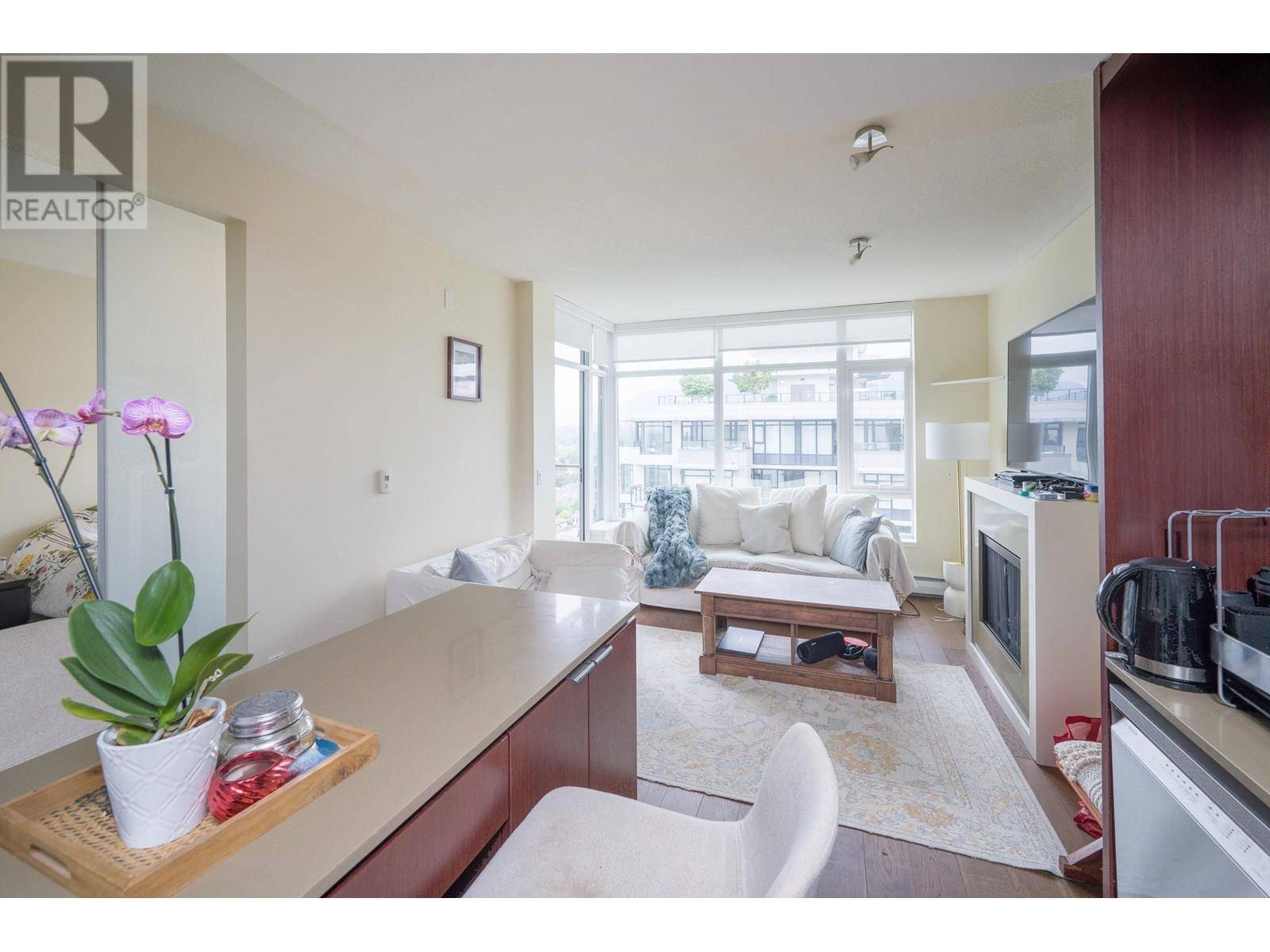 North Vancouver, BC V7M9A7,1320 CHESTERFIELD AVE #1406