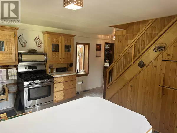 Hudsons Hope, BC V0C1V0,21023 TOMPKINS ROAD