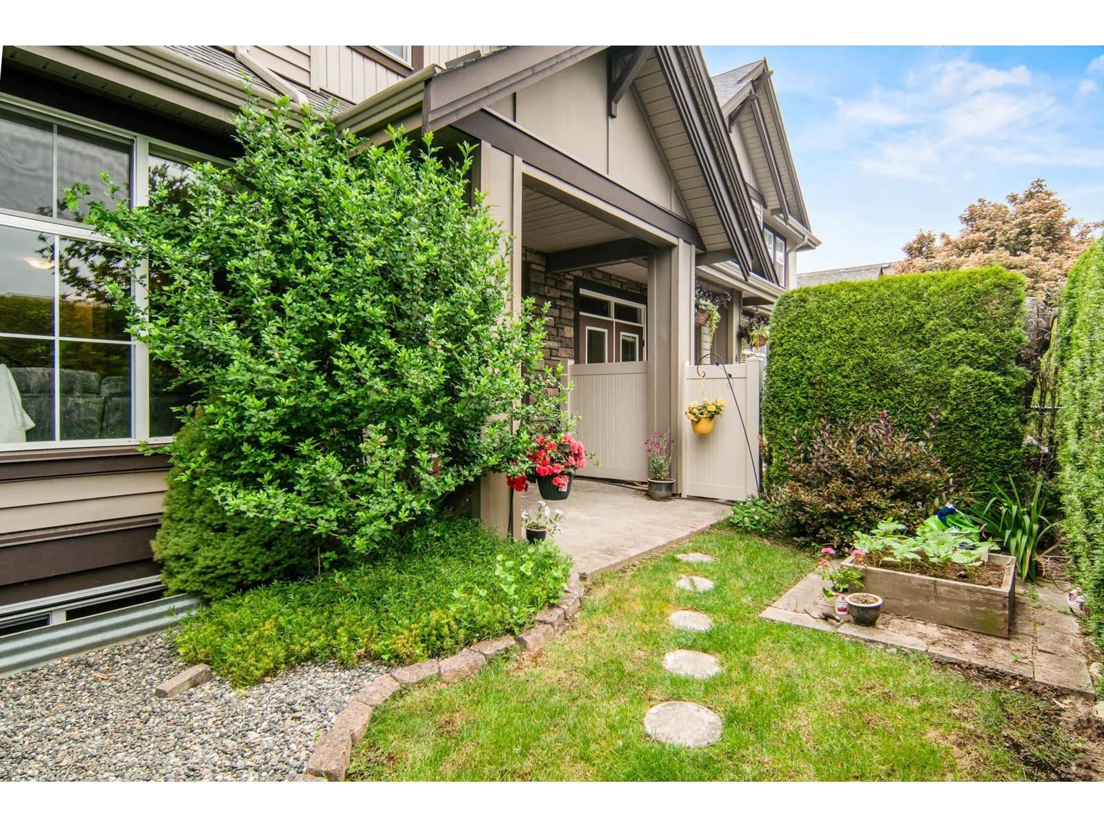 Chilliwack, BC V2R0H4,6577 SOUTHDOWNE PL #7
