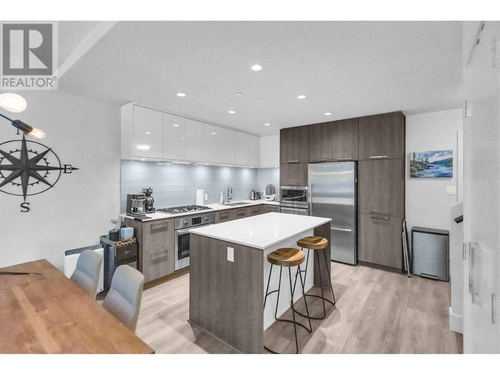 North Vancouver, BC V7J0B5,680 SEYLYNN CRES #104