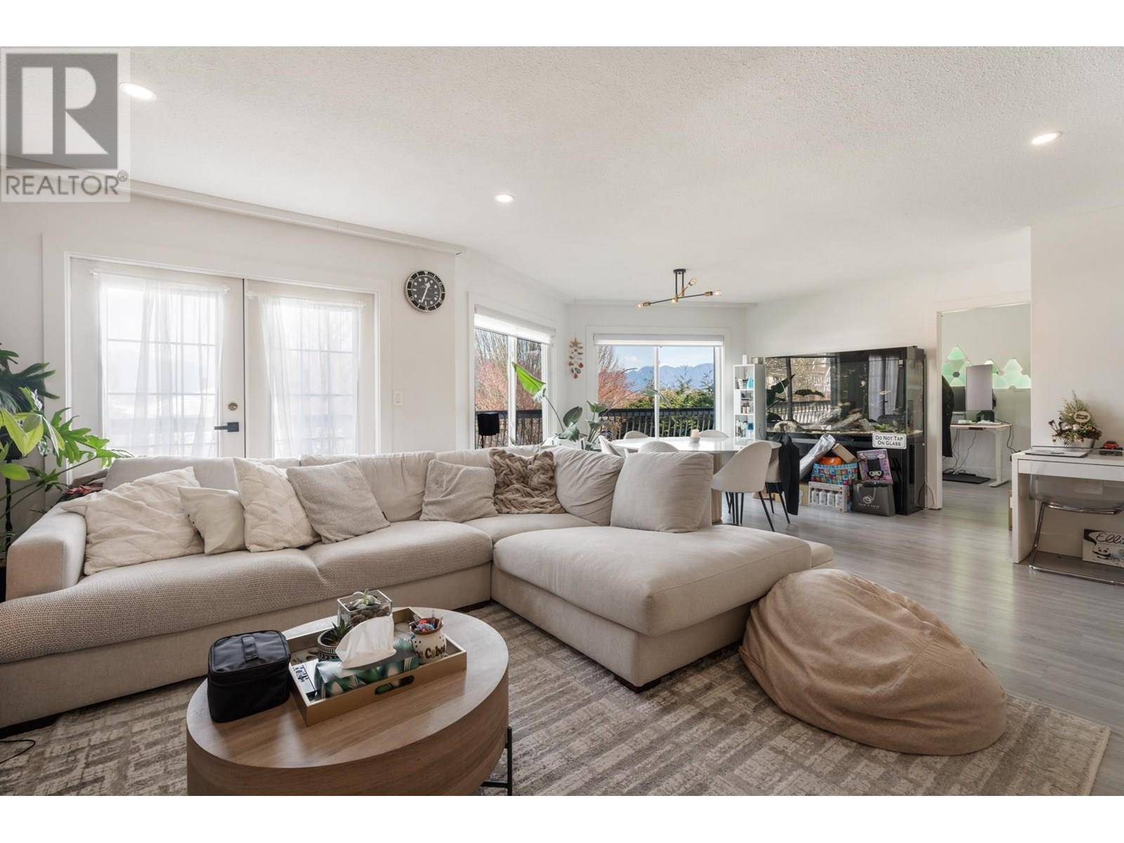 Burnaby, BC V5C1B3,4346 DUNDAS STREET