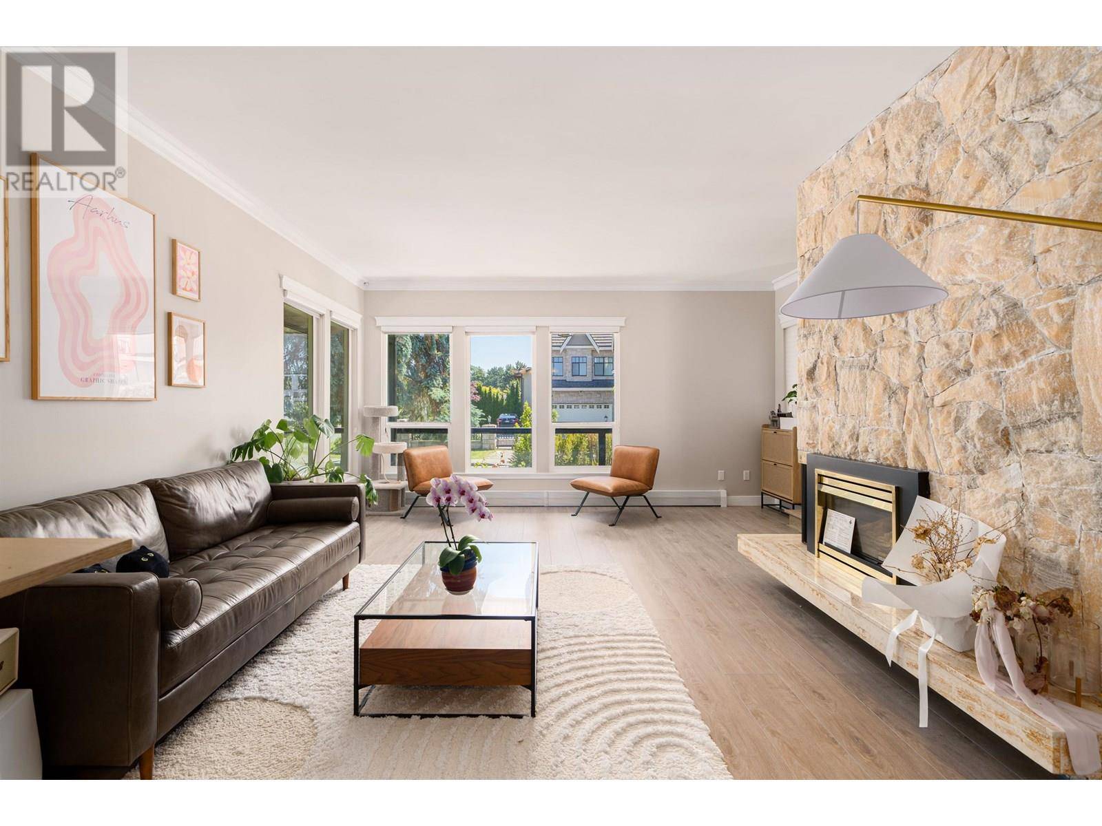Richmond, BC V7C4W5,8951 CRAIGFLOWER GATE
