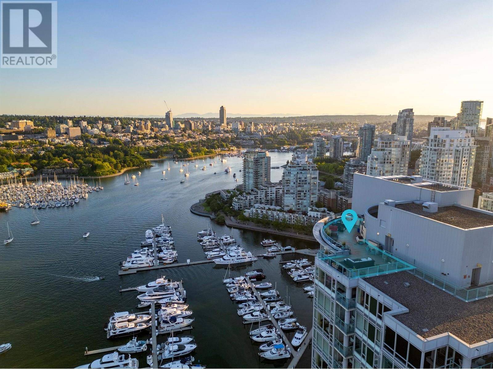 1033 MARINASIDE CRES #3903, Vancouver, BC V6Z3A3