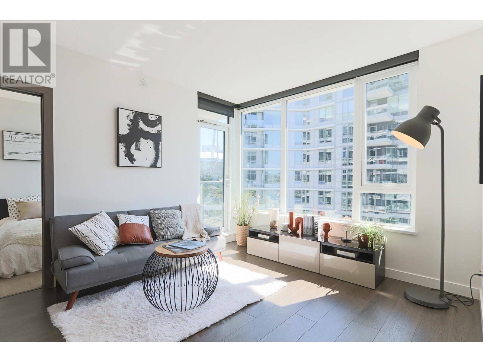 Vancouver, BC V6B0P4,68 SMITHE ST #1507
